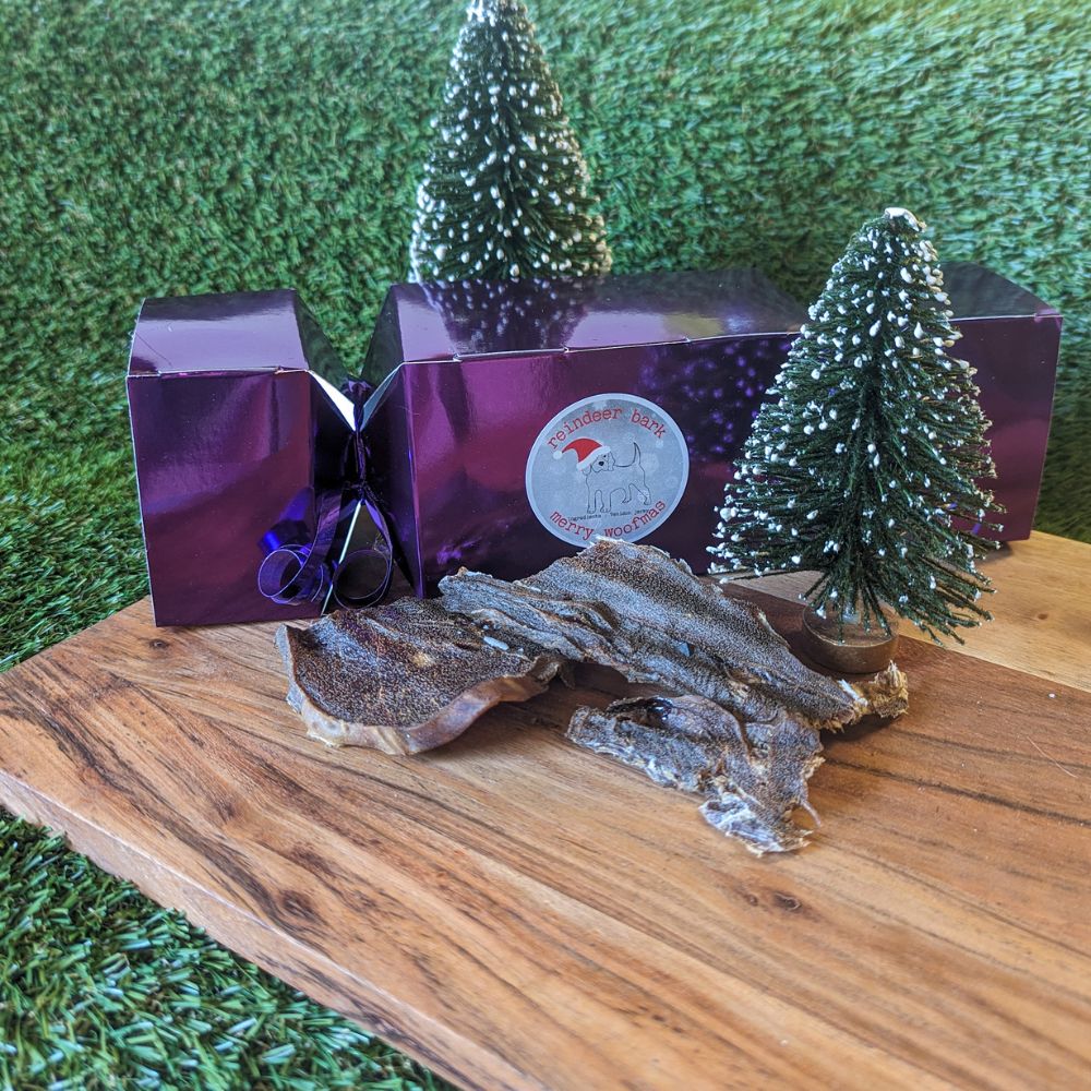 Dog schristmas cracker bonbon with venison jerky aka reindeer bark Bonza Dog Treats